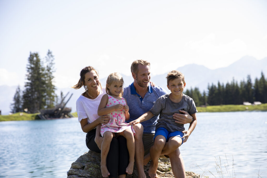 Serfaus erleben 1 Picknick Familie c Serfaus Fiss Ladis Marketing GmbH Daniel ZangerlWEB