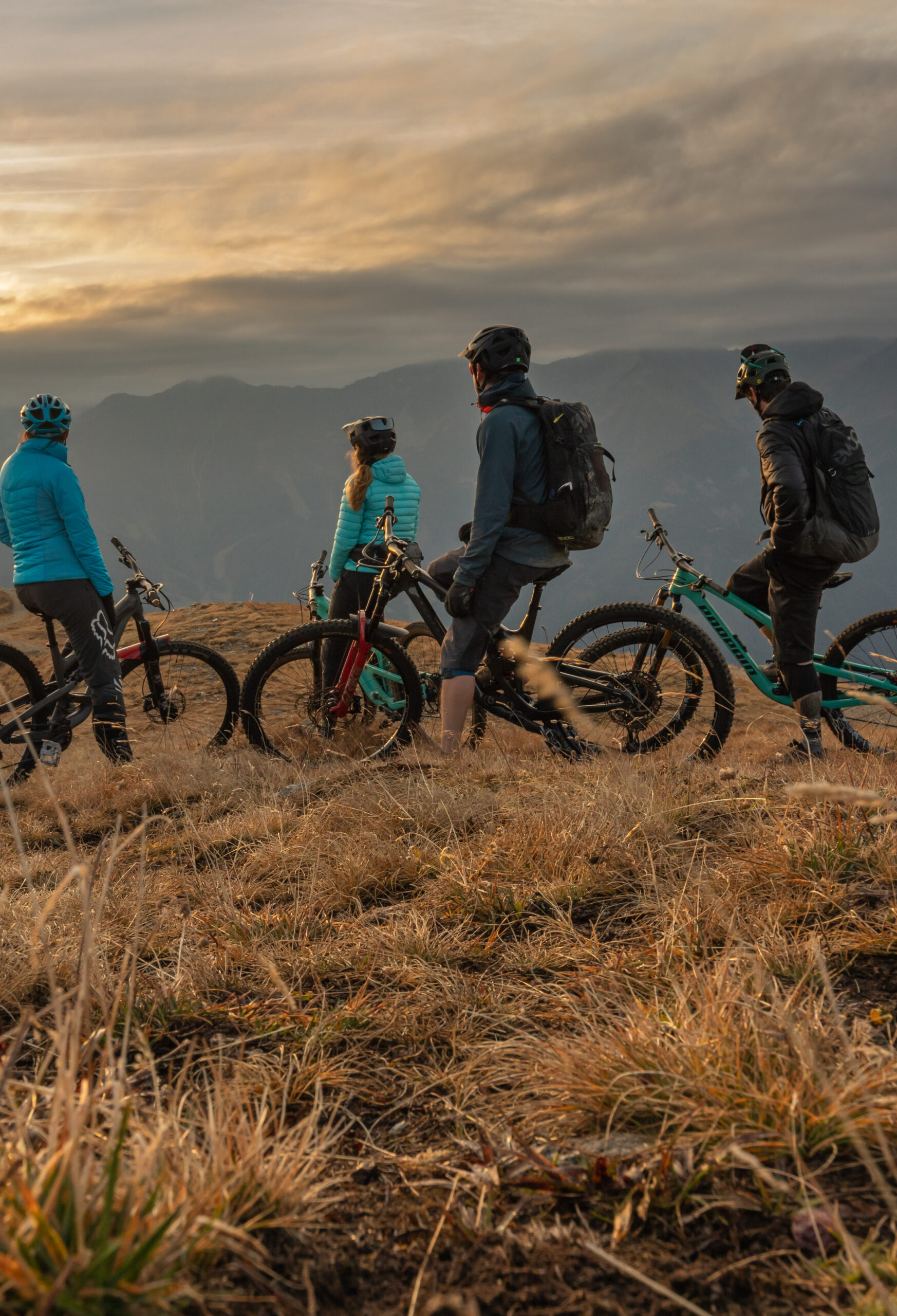 Early Rides Sonnenaufgang © Serfaus Fiss Ladis Marketing GmbH Andreas Kirschner 5D4 7400 59 scaled aspect ratio 15 22 scaled