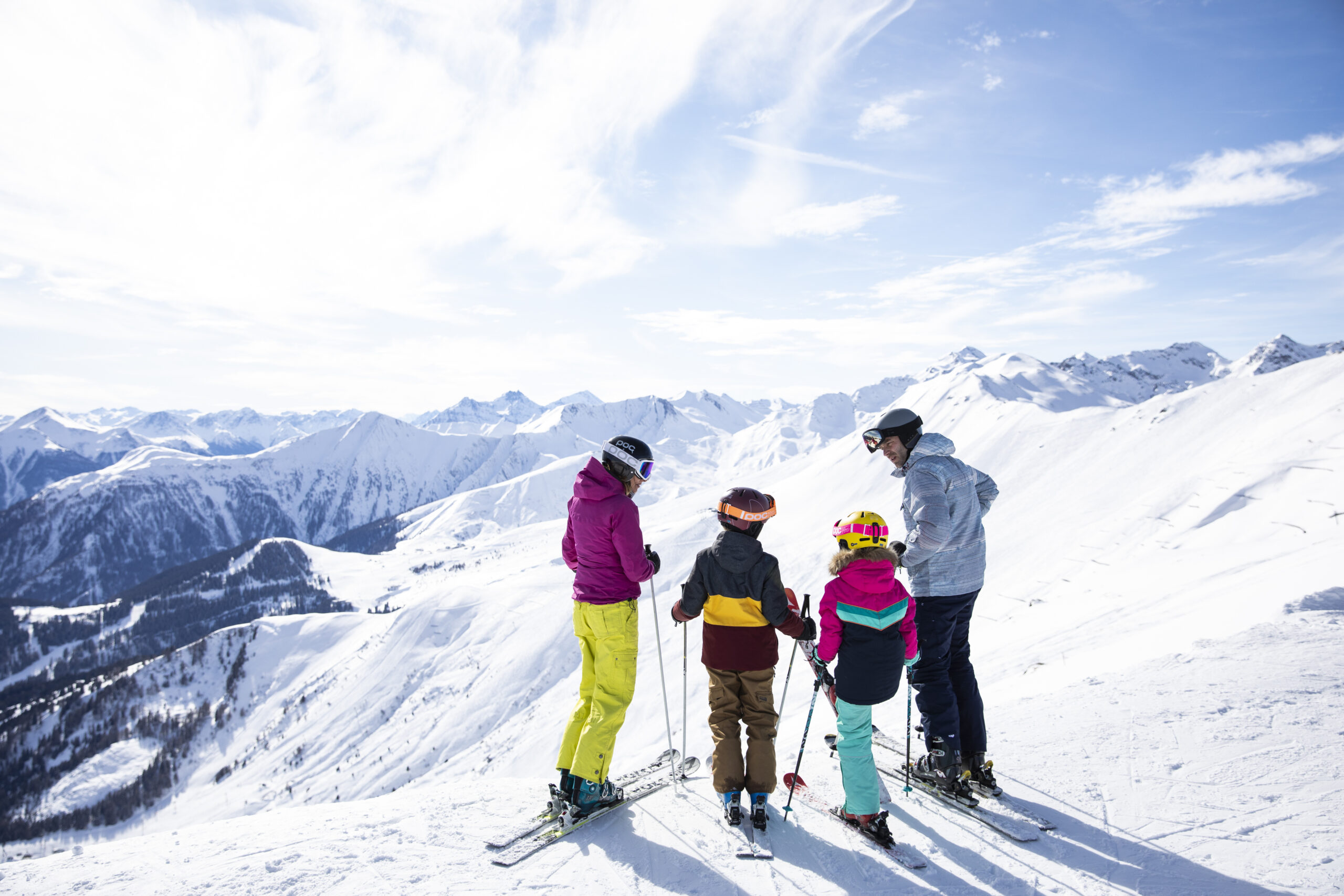Skifahren mit der Familie c Serfaus Fiss Ladis Marketing GmbH danielzangerlWEB 1 scaled